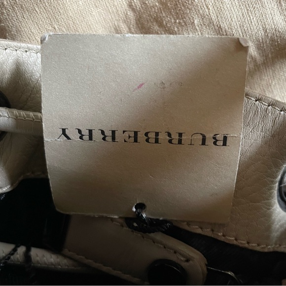 Cream Burberry Bag - Picture 4 of 9